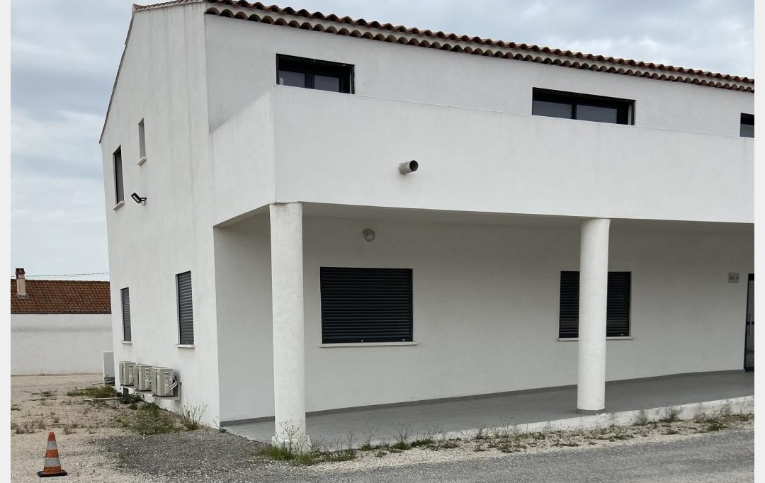La Nerthe immobilier : Commercial | SAINT-VICTORET (13730) | 180 m2 | 3 240 € 