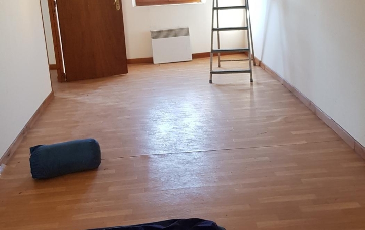 Maison de village CHALABRE 110 m2 46 000 € Maison de village CHALABRE 110 m2 46 000 €